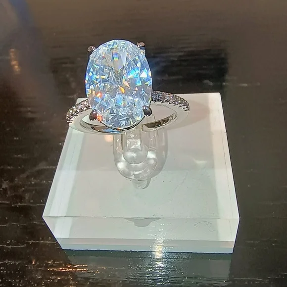 Fashion Jewelry Silver Sparkling Ring Size 10 - Picture 11 of 17